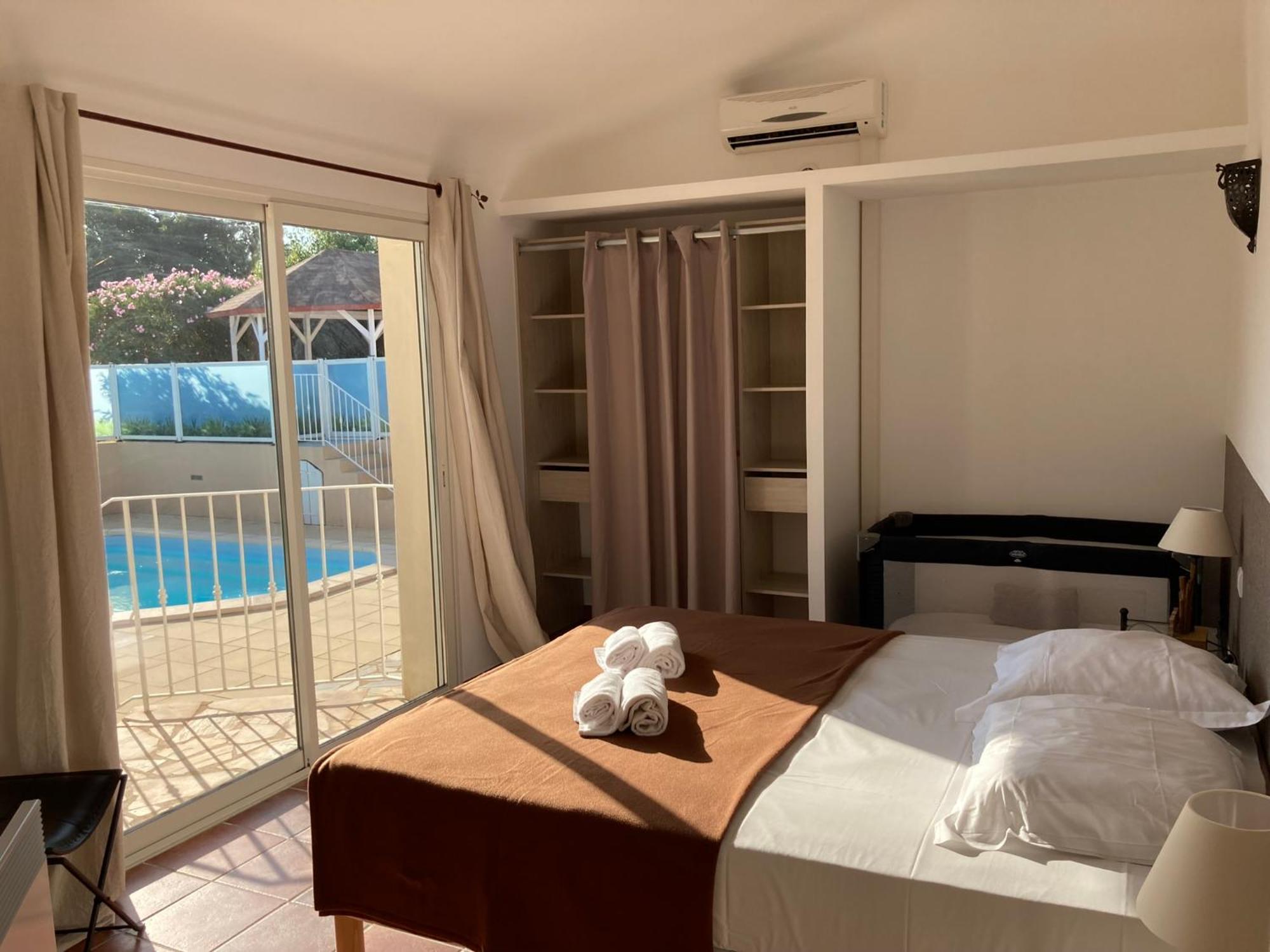 Villas Cala Corsa - 3 Et 4 Chambres - Cala Rossa Porto-Vecchio - Villas Entierement Climatisees Avec Piscine Chauffee Partagee Et Piscines Privees - Internet Gratuit Dış mekan fotoğraf