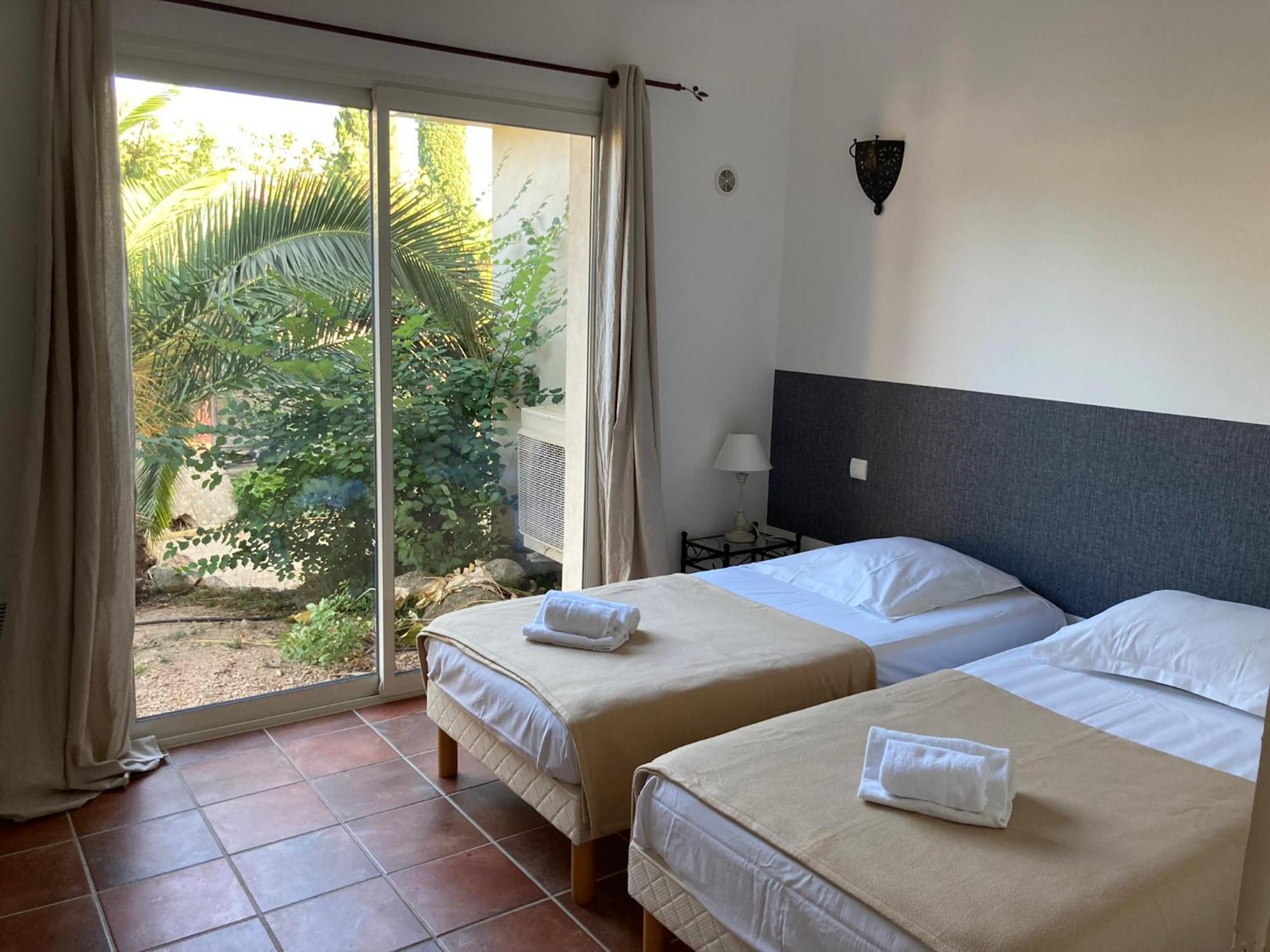 Villas Cala Corsa - 3 Et 4 Chambres - Cala Rossa Porto-Vecchio - Villas Entierement Climatisees Avec Piscine Chauffee Partagee Et Piscines Privees - Internet Gratuit Dış mekan fotoğraf